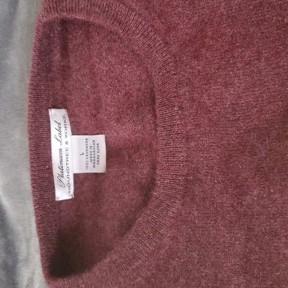 Roundtree & Yorke Sweaters - Roundtree & Yorke Cashmere Sweater